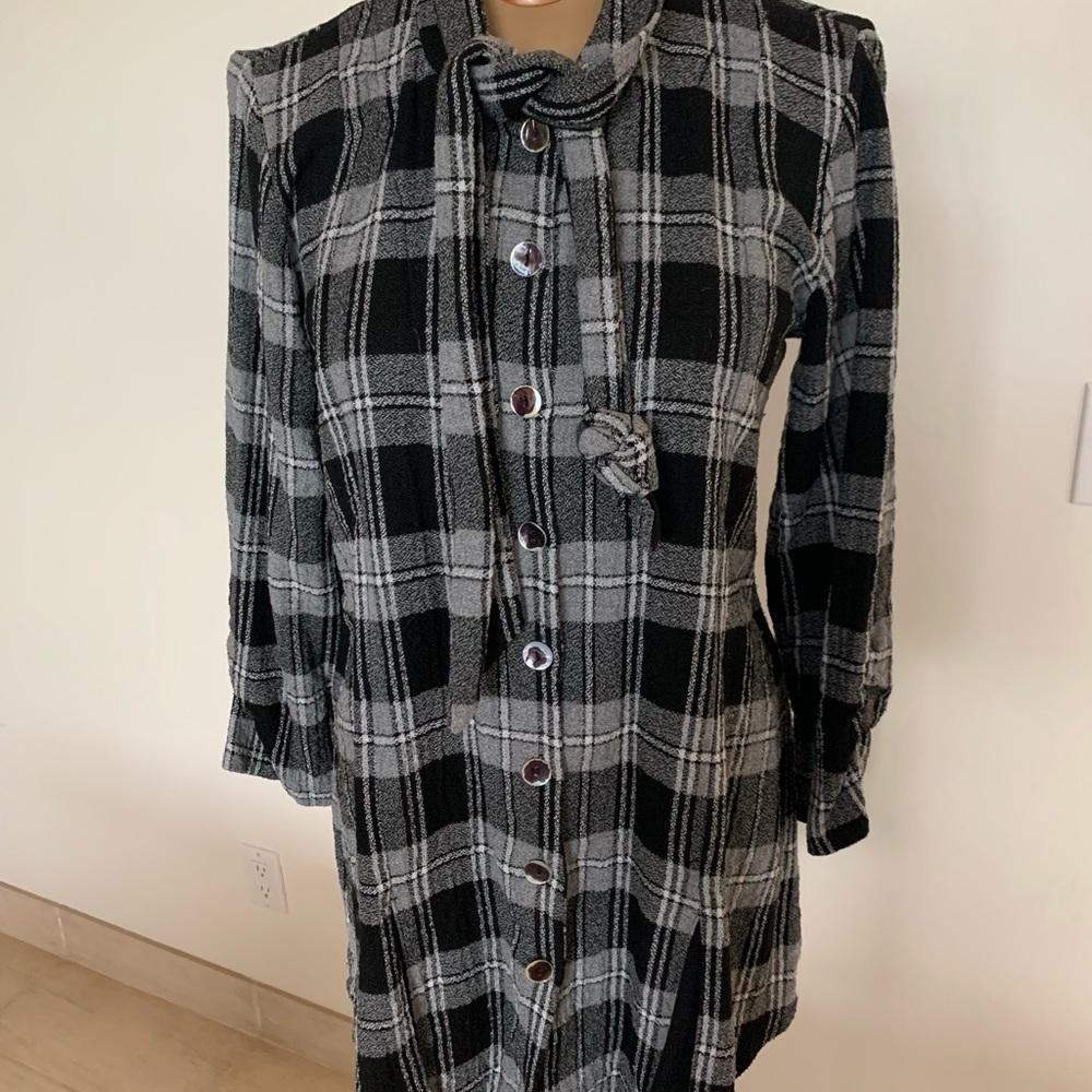 Cute tunic black, grey and white plaid